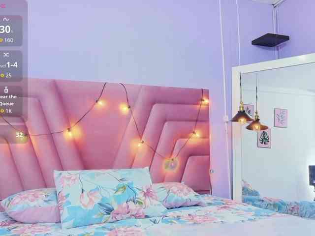 slutlittlegir webcam