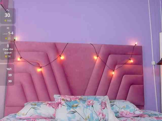 slutlittlegir webcam