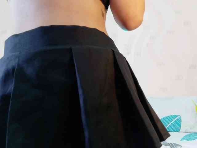 slutlittlegir webcam