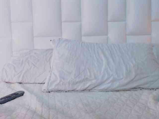 slutlittlegir webcam