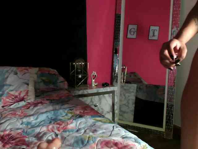 slutlittlegir webcam