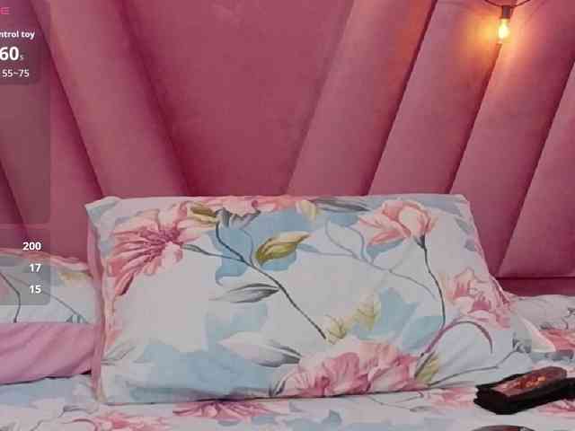 slutlittlegir webcam