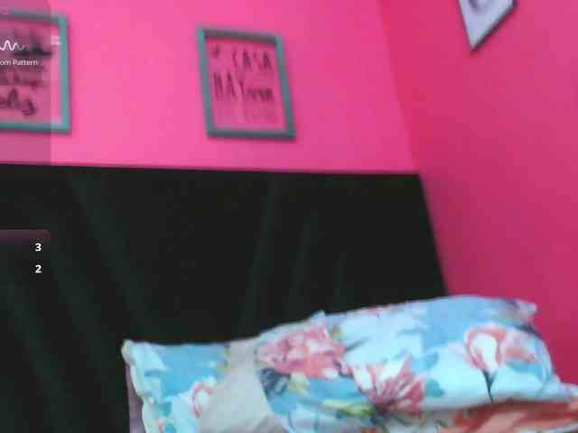 slutlittlegir webcam