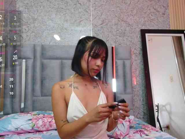 slutlittlegir webcam