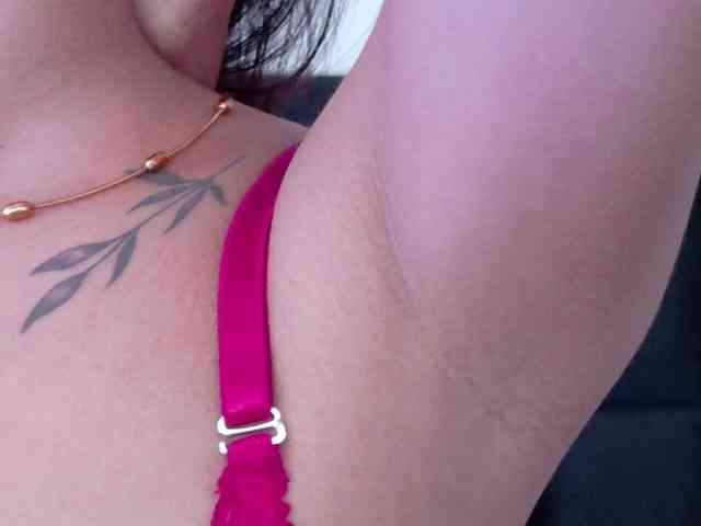 slutlittlegir webcam