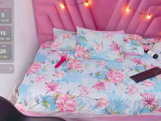 slutlittlegir webcam