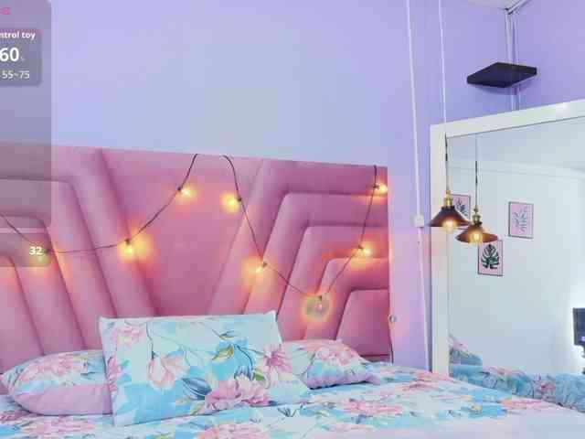 slutlittlegir webcam