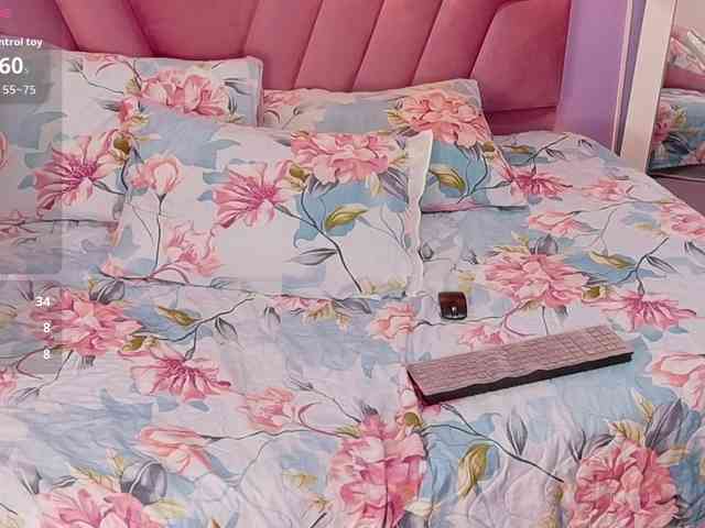 slutlittlegir webcam