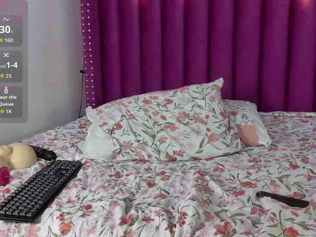 slutlittlegir webcam