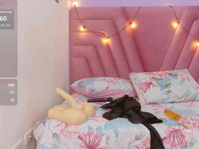 slutlittlegir webcam