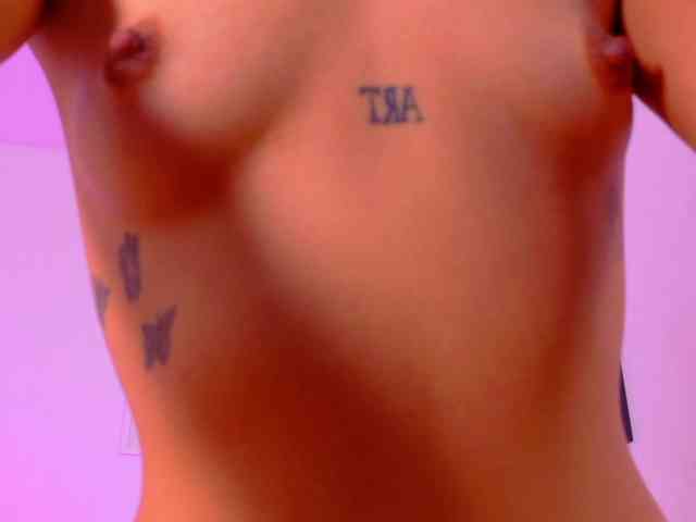 slutlittlegir webcam