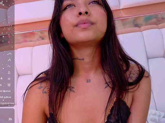 slutlittlegir webcam