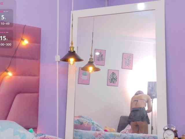 slutlittlegir webcam