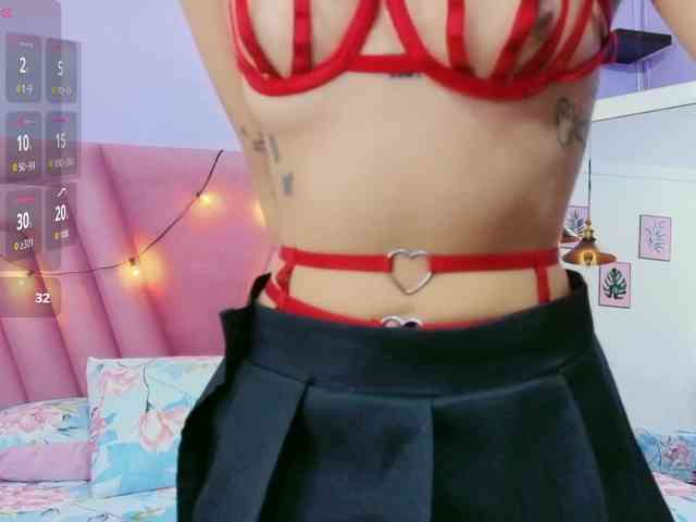 slutlittlegir webcam