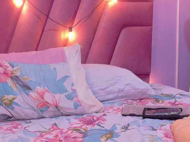 slutlittlegir webcam