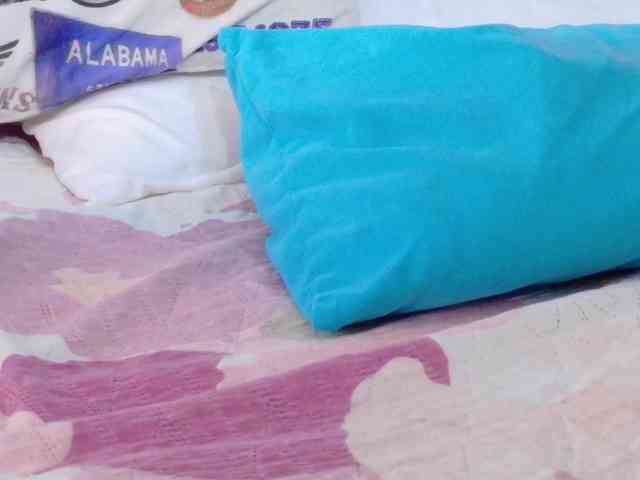 slutlittlegir webcam