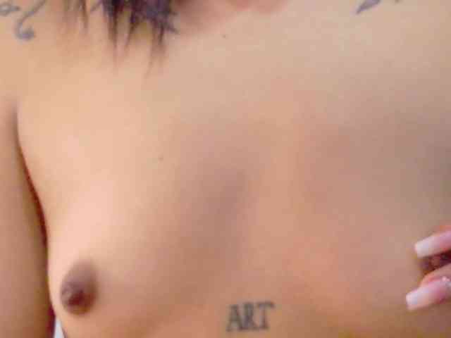 slutlittlegir webcam