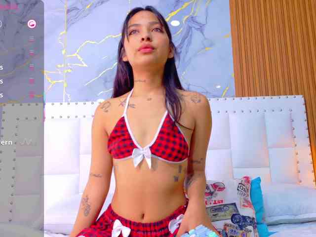 slutlittlegir webcam
