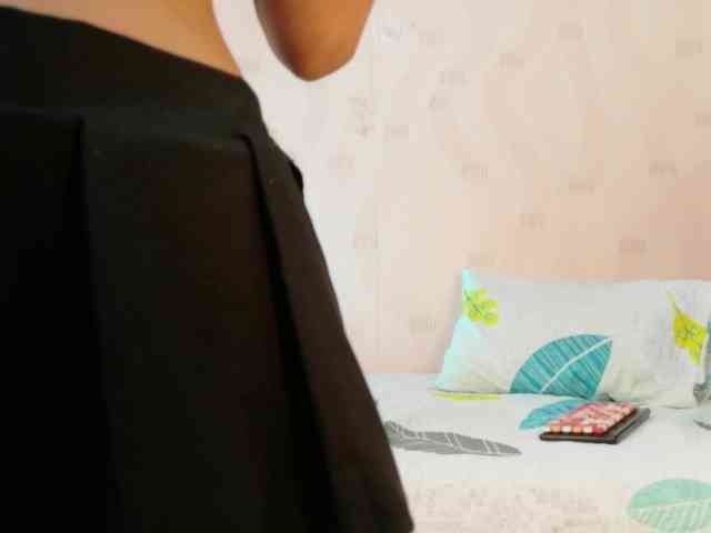 slutlittlegir webcam