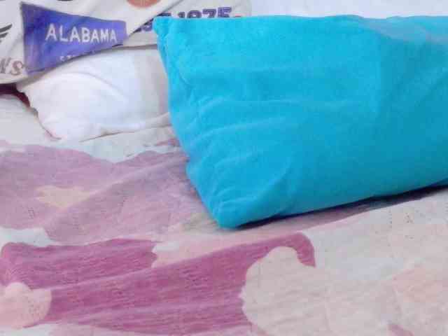 slutlittlegir webcam