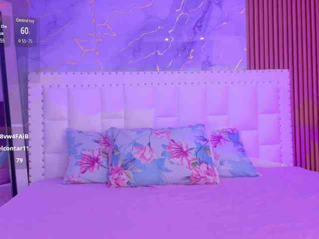 slutlittlegir webcam