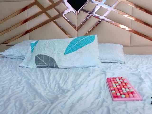 slutlittlegir webcam