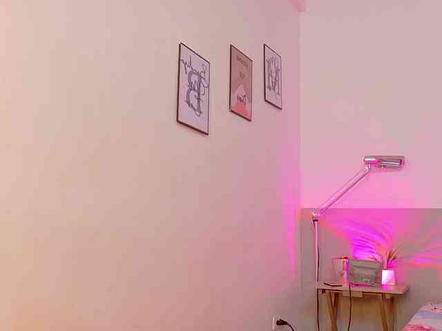 slutlittlegir webcam