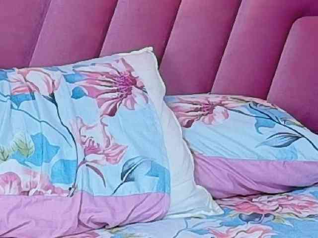 slutlittlegir webcam