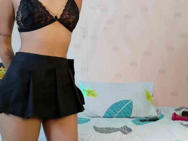 slutlittlegir webcam