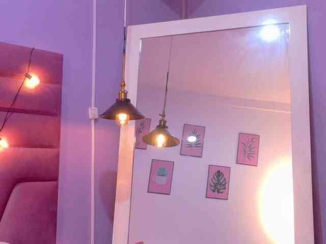 slutlittlegir webcam