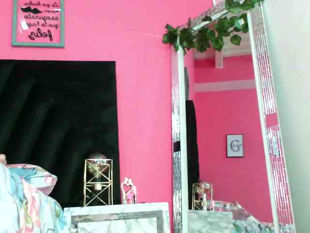 slutlittlegir webcam