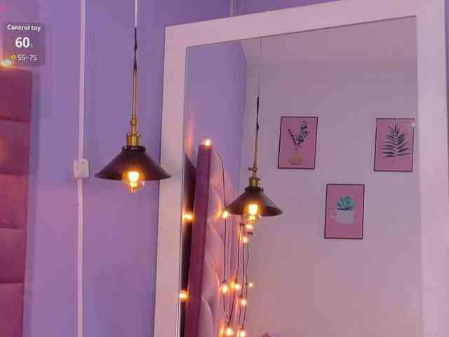 slutlittlegir webcam