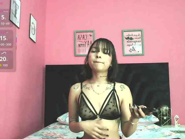 slutlittlegir webcam