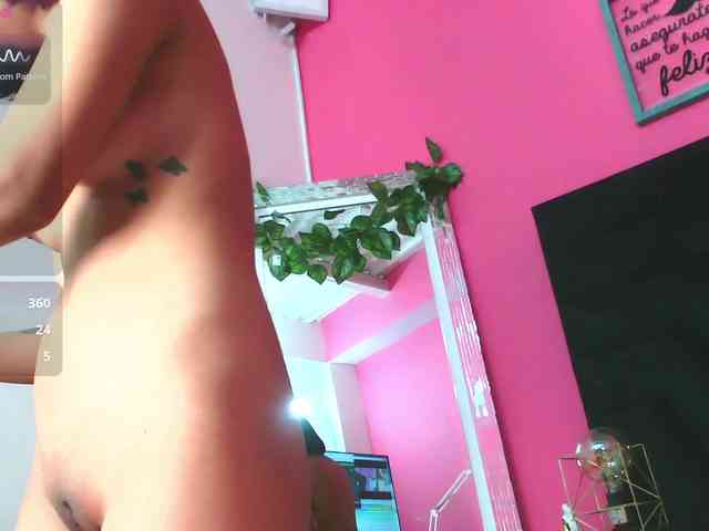 slutlittlegir webcam