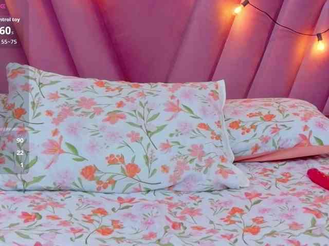 slutlittlegir webcam