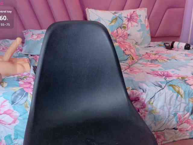 slutlittlegir webcam