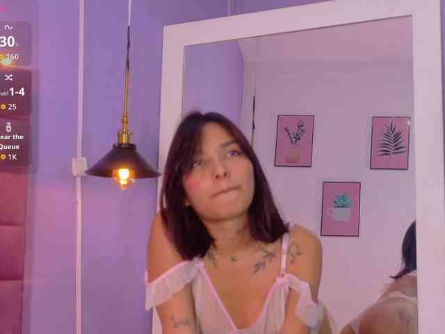 slutlittlegir webcam