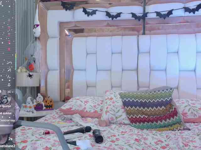 slutlittlegir webcam