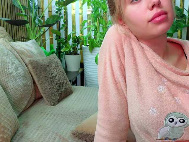 Sex chat gratuit in direct cu MiaLiaHot pe BongaCams