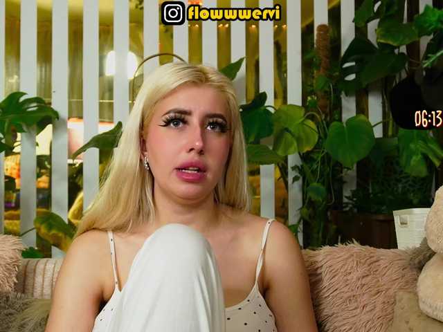 MiaLiaHot's BongaCams show and profile