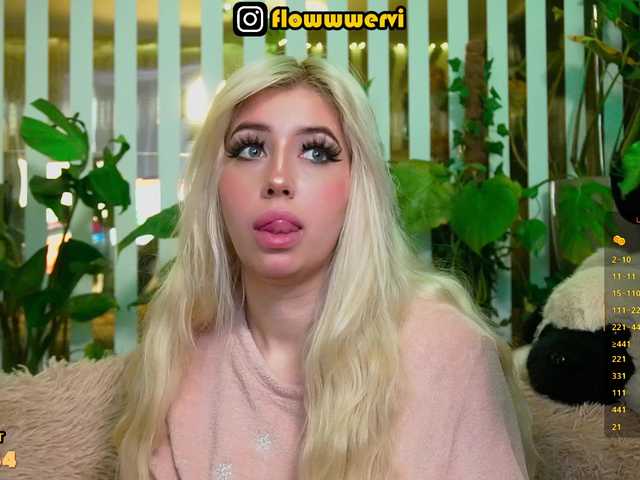 MiaLiaHot's BongaCams show and profile