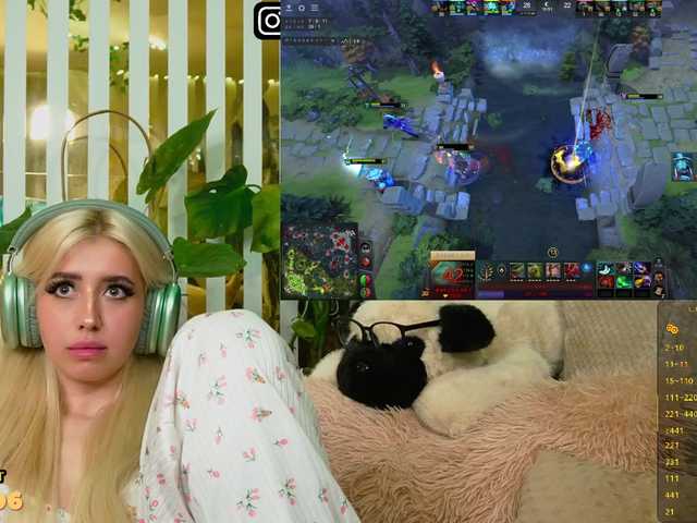 MiaLiaHot's BongaCams show and profile