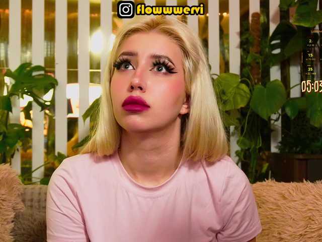 MiaLiaHot's BongaCams show and profile