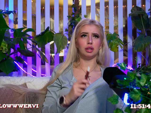 MiaLiaHot's BongaCams show and profile