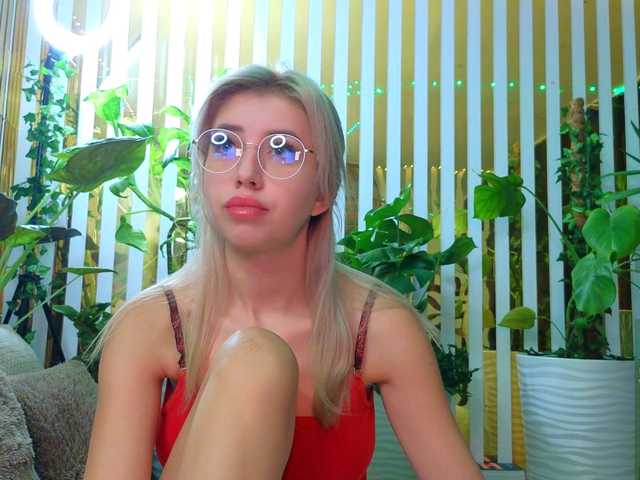 MiaLiaHot from BongaCams