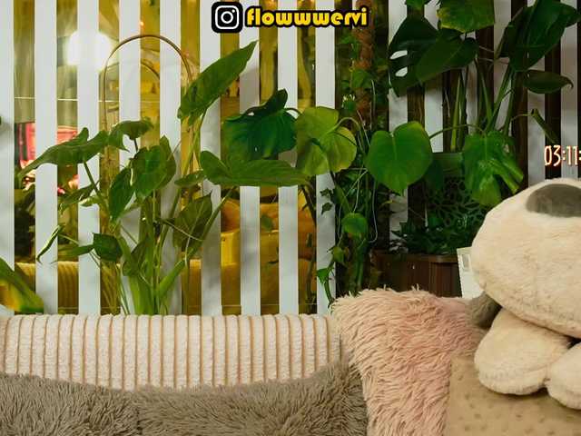 MiaLiaHot's BongaCams profile