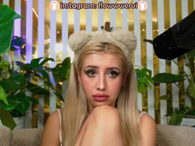 MiaLiaHot's BongaCams show and profile