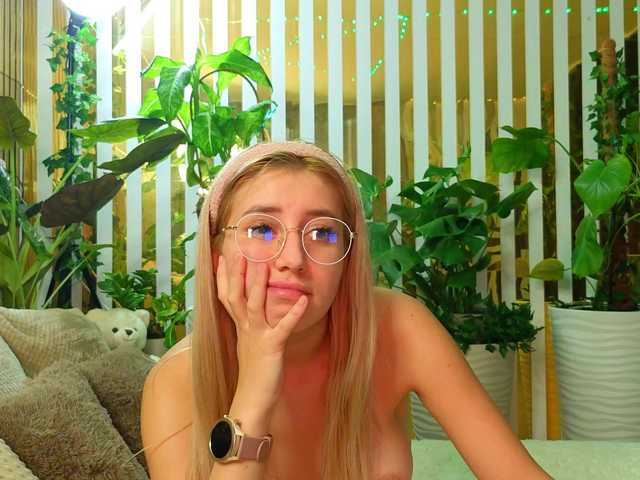 MiaLiaHot from BongaCams