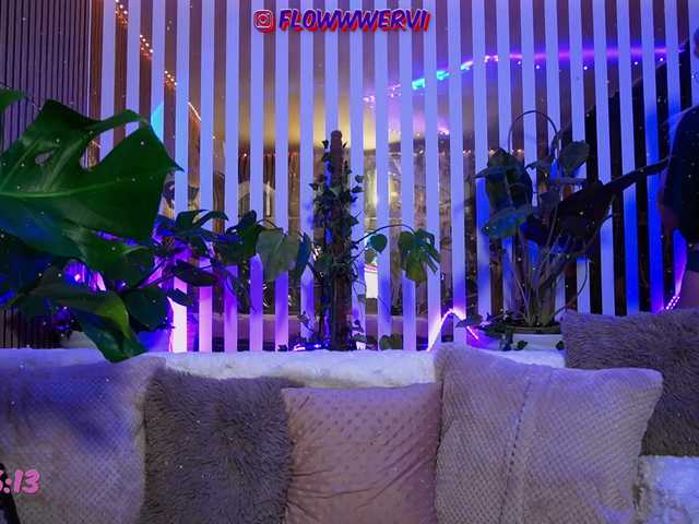 MiaLiaHot's BongaCams show and profile