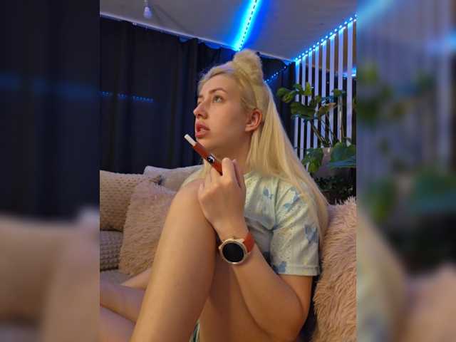 MiaLiaHot's BongaCams profile